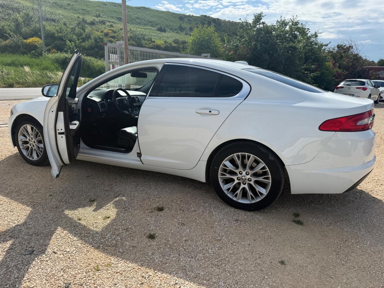 Jaguar XF 2.2 D 190 CV PERMUTE 7.999€