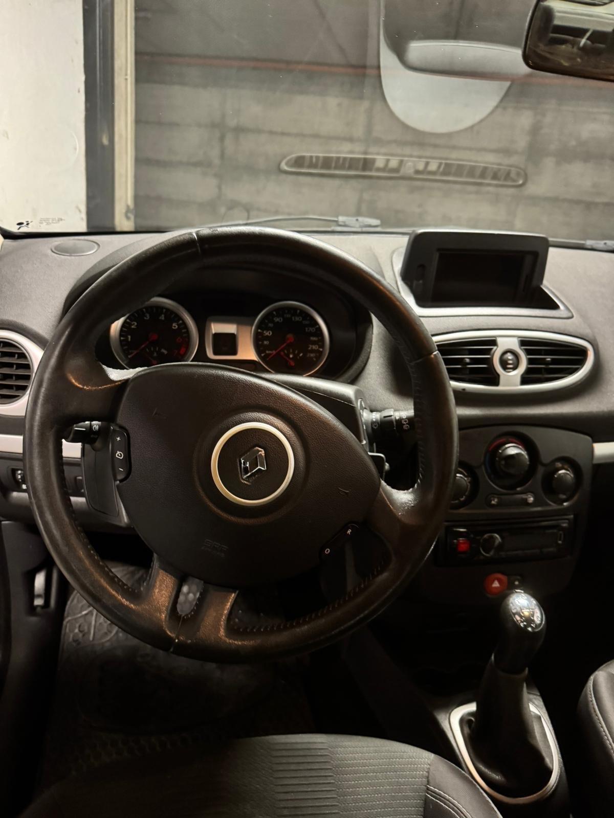 Renault Clio 1.2 16V 5 porte 2010