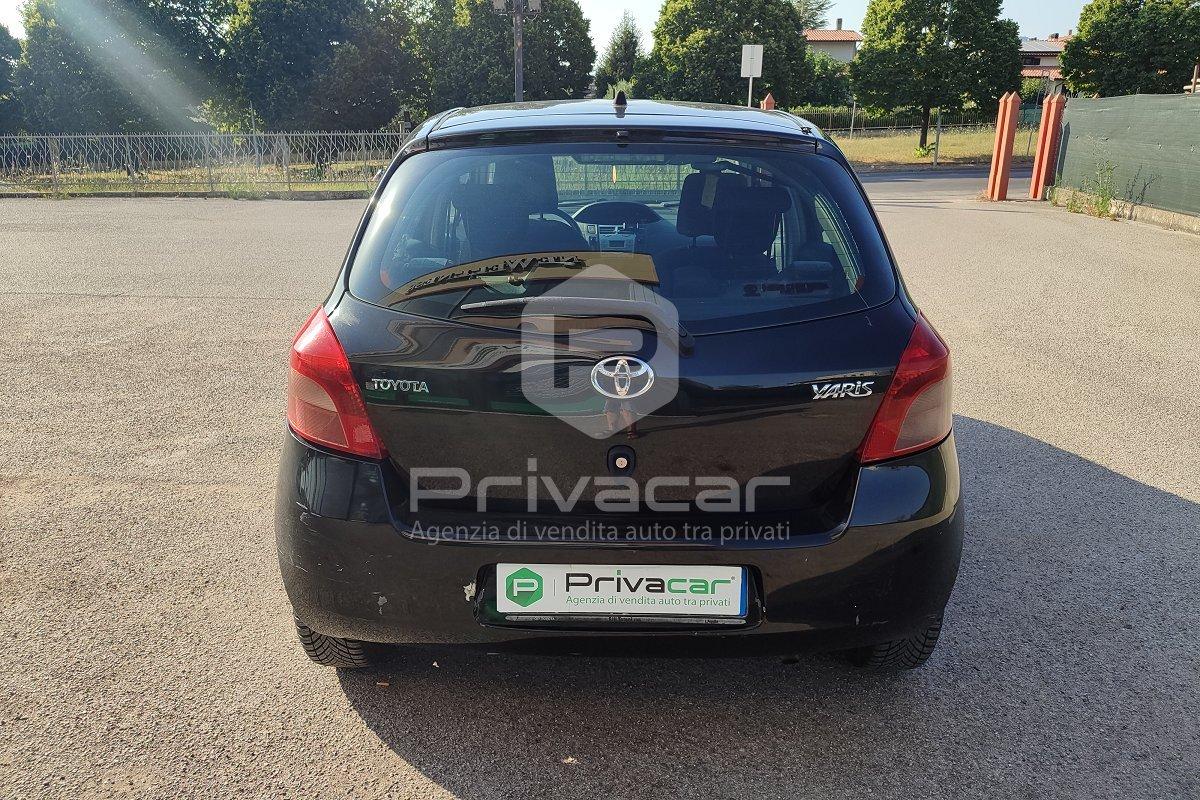 TOYOTA Yaris 1.0 5 porte