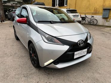 Toyota Aygo 1.0 VVT-i 69 CV 5 porte x-cool MMT