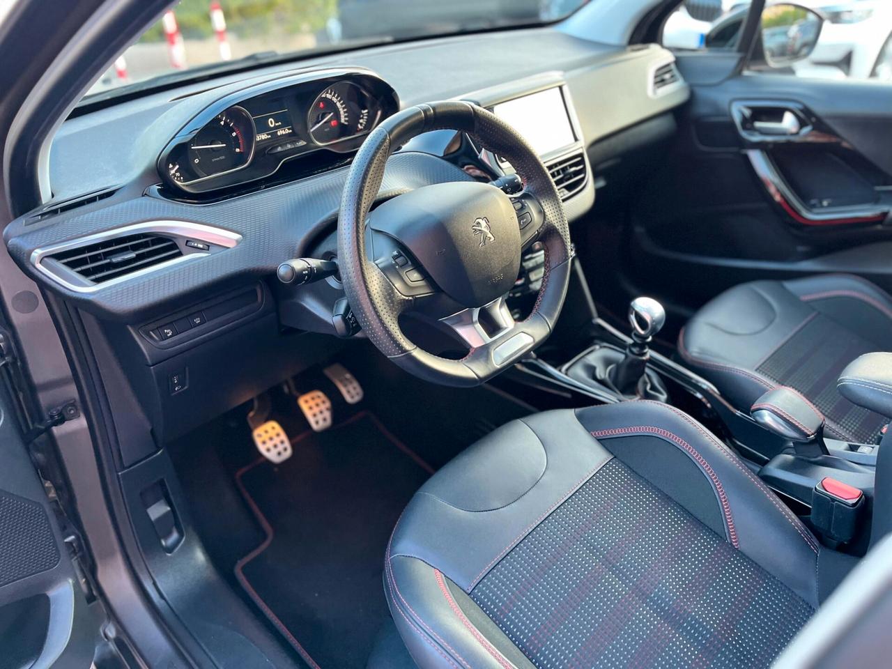 Peugeot 2008 BlueHDi 120 S&S Black Matt
