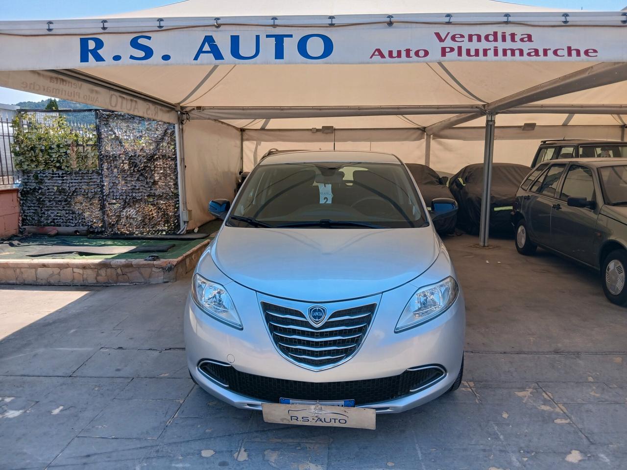 Lancia Ypsilon 1.2 69 CV 5 porte full 13