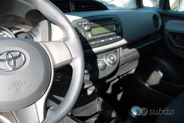 Toyota Yaris 1.0 5p. 69cv x neopatentati active