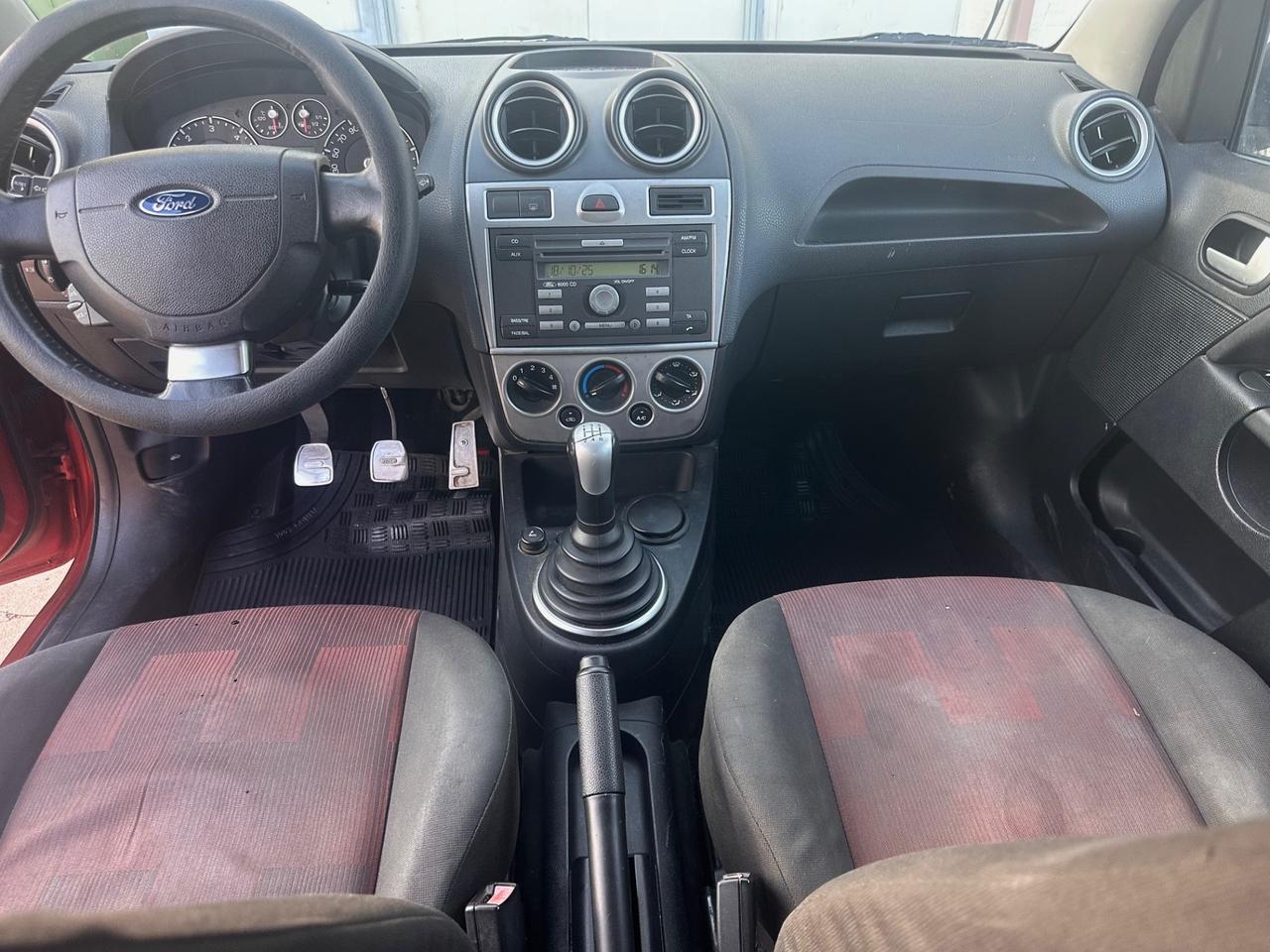 Ford Fiesta 1.4 TDCi 68cv 5p Ghia