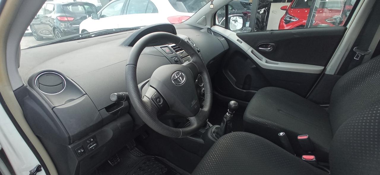 Toyota Yaris 1.4 D-4D 1 PROPRIETARIO