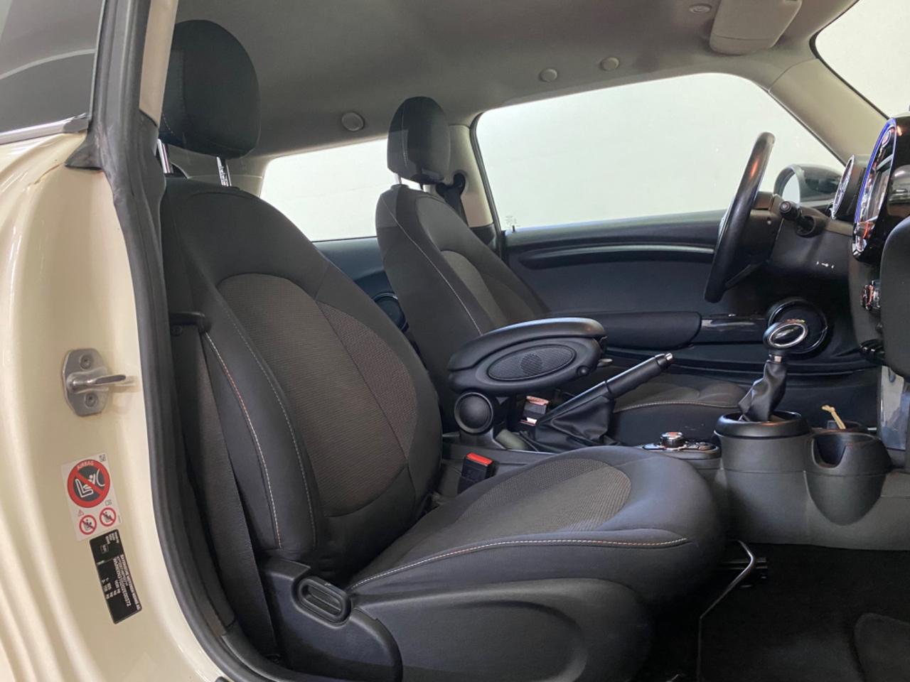 Mini Cooper D 1.5 Aut. 116cv Neopatentati