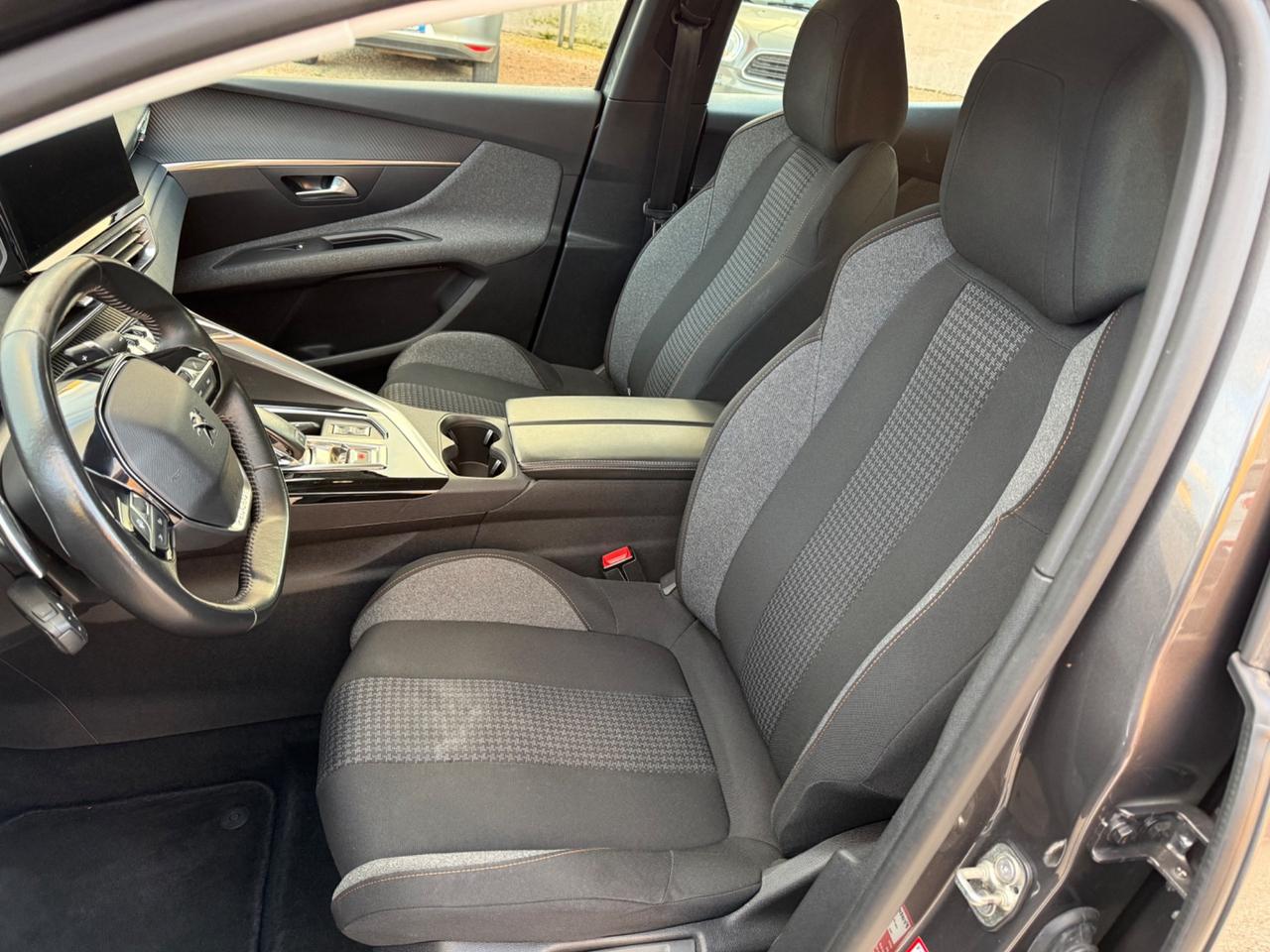 Peugeot 3008 BlueHDi 130 S&S Active