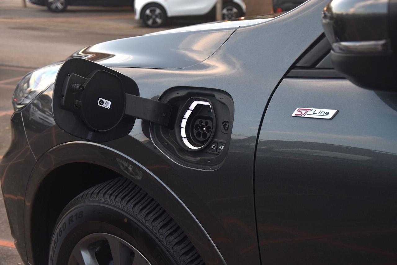 Ford Kuga 2.5 Plug In Hybrid 225cv CVT 2WD ST-Line X