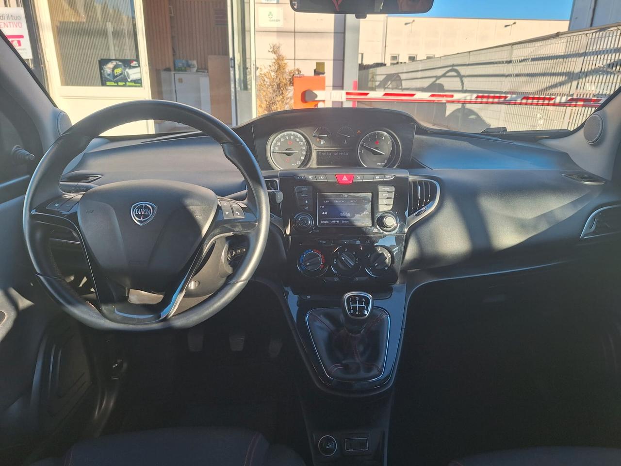 Lancia Ypsilon 1.2 69 CV 5 porte Platinum