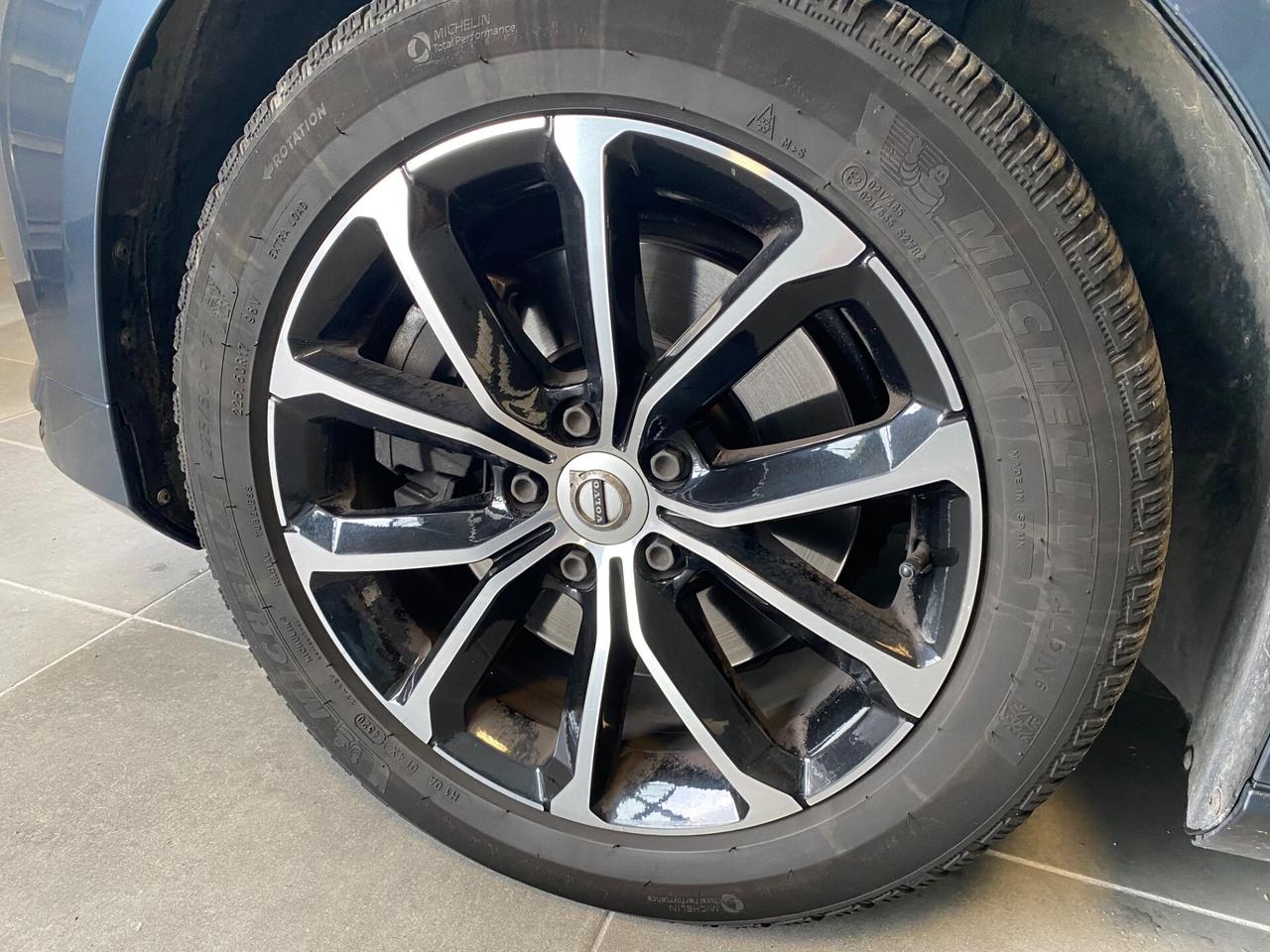 Volvo V60 B4 2.0 197 CV Geartronic Momentum Business Pro