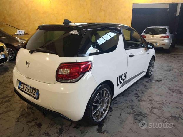 DS AUTOMOBILES DS 3 1.4 HDi 70 So Chic