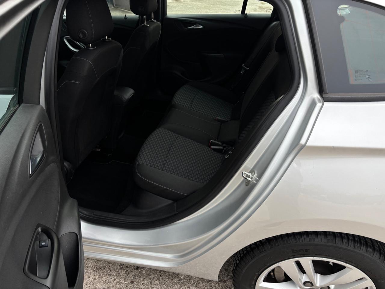 Opel Astra 1.6 CDTi 136CV aut. Garanzia. Neopatentati