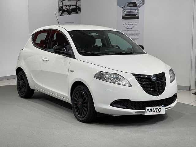 Lancia Ypsilon 1.2 69 CV 5 porte Elefantino
