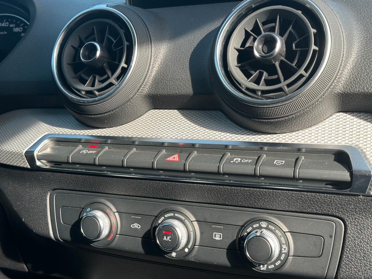 AUDI Q2 my19 30 TDI 116 CV