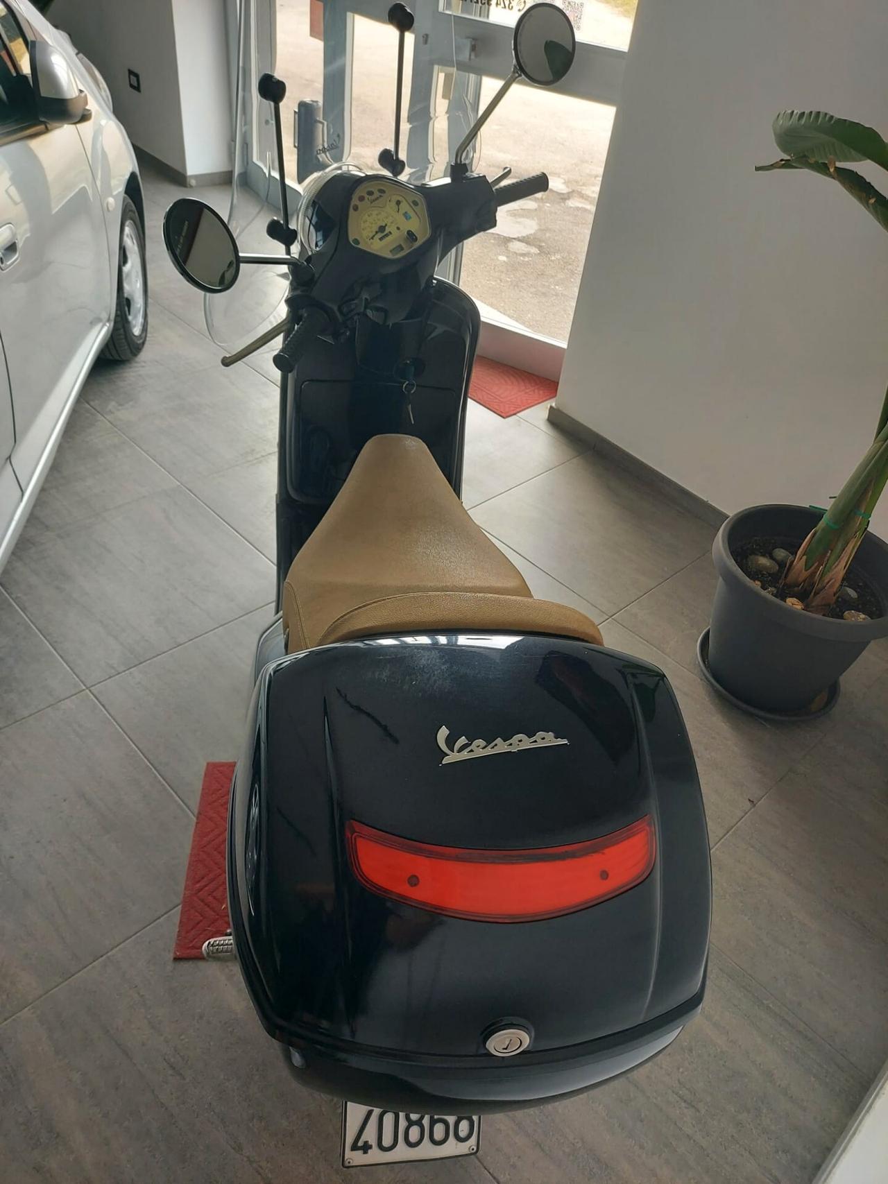 Piaggio Vespa 150 LX