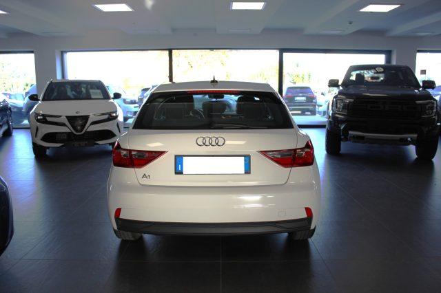 AUDI A1 SPB 1.0 TFSI 95 CV Identity Black
