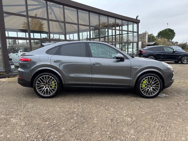 Porsche Cayenne Coupé 3.0 V6 E-Hybrid Platinum Edition 340CV