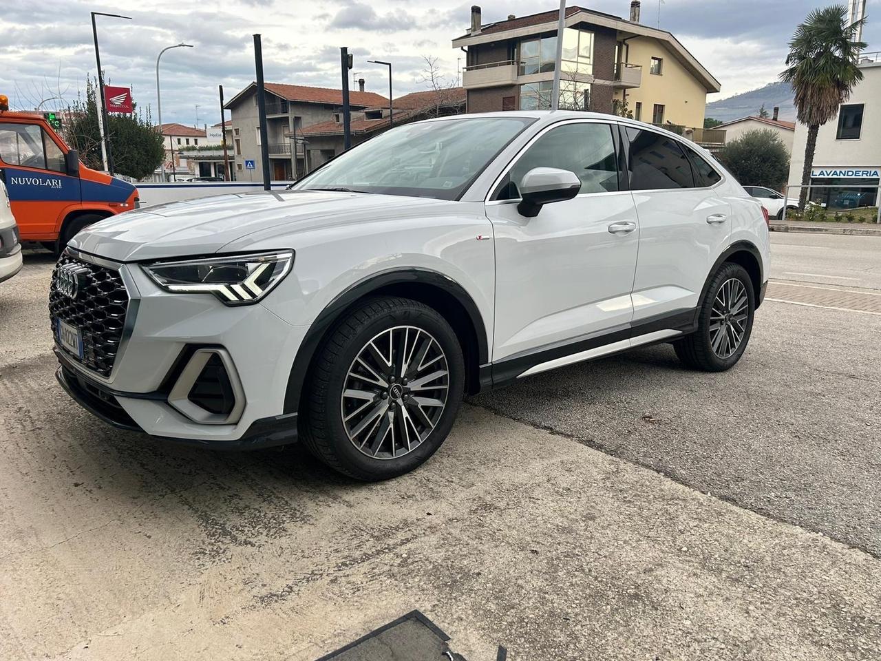 Audi Q3 Sportback 35 TDI S tronic line edition “70.000 Km”