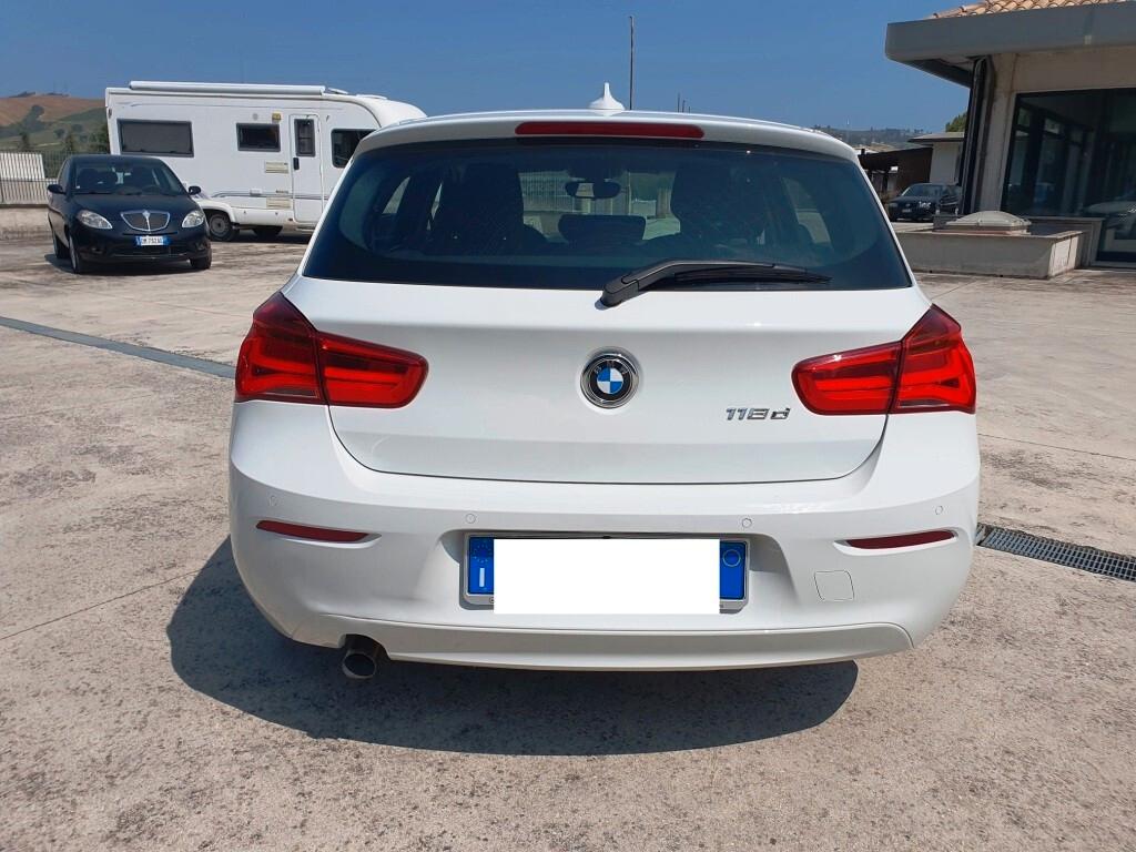 Bmw 118 118d 5p. Advantage