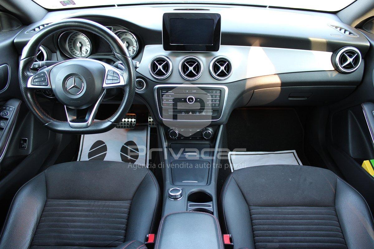 MERCEDES CLA 220 d Automatic Premium Dark Night