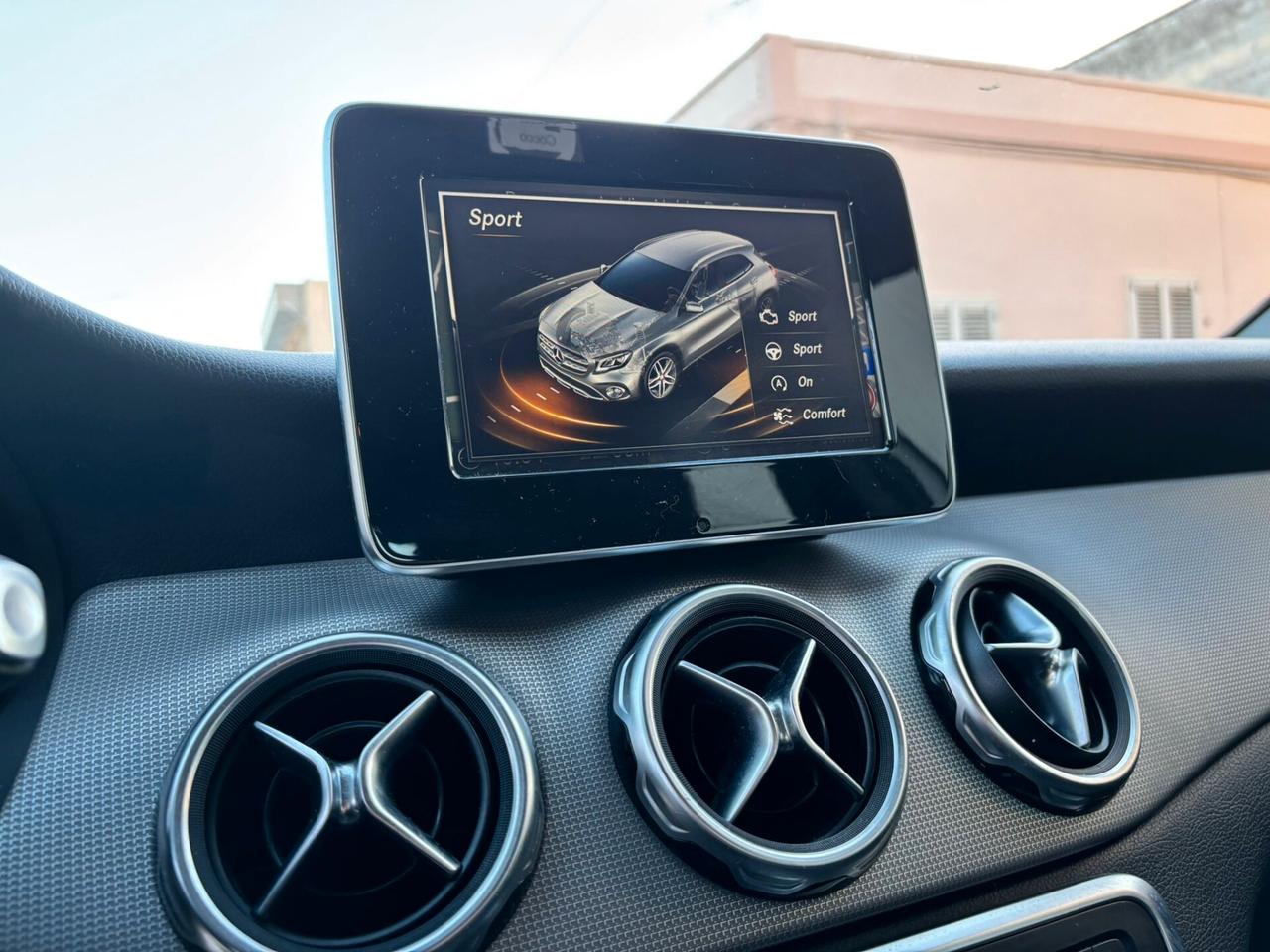 Mercedes GLA 180 d Automatic Sport - 2018