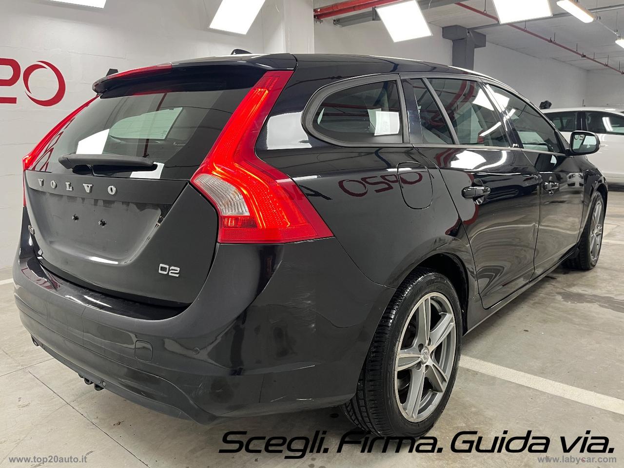 VOLVO V60 D2 1.6 Kinetic|GANCIO TRAINO|8 CERCHI