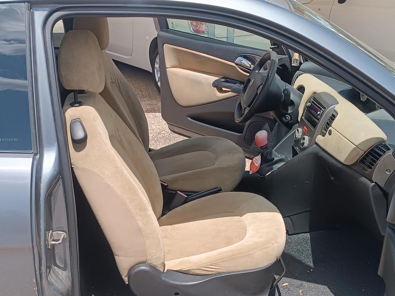Lancia Ypsilon 1.0 Ok Neopatentati