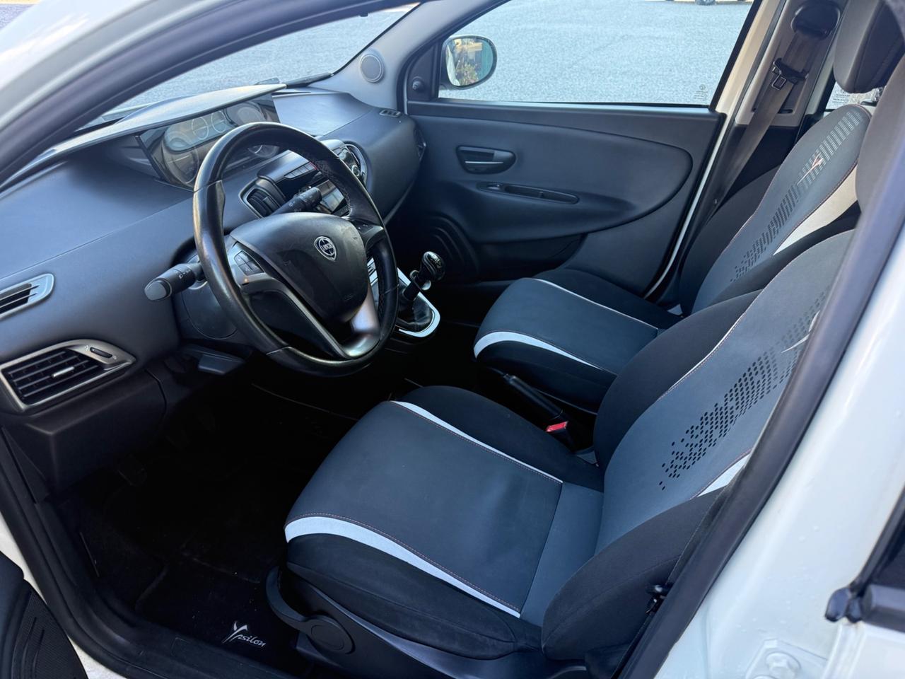 Lancia Ypsilon 1.2 69 CV 5 porte Elle