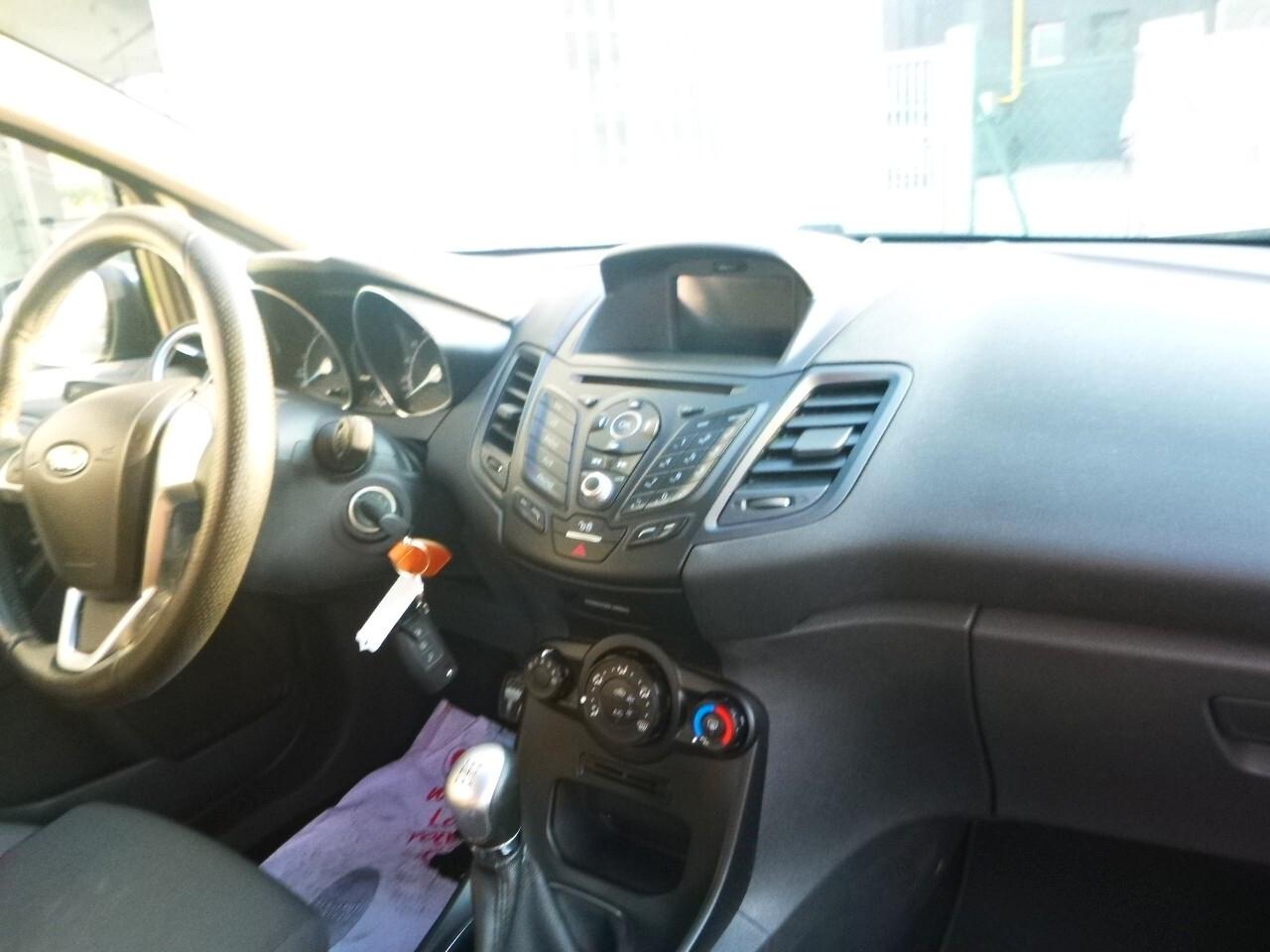 Ford Fiesta 1.5 TDCi 75CV 5 porte ST-Line NEOPATENTATI