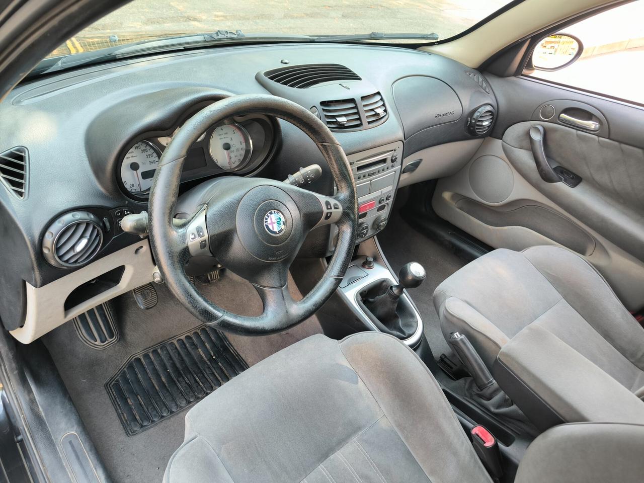 Alfa Romeo 147 1.9 JTD (120) 5 porte Distinctive
