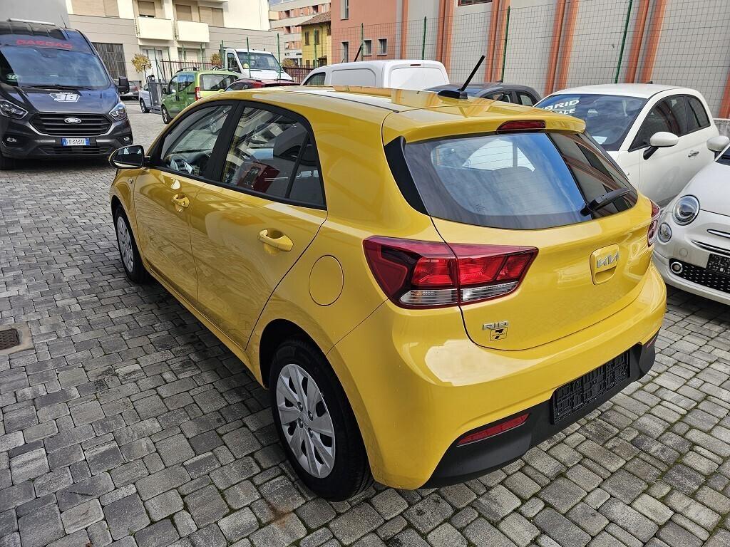 KIA Rio 1.2 style 84cv