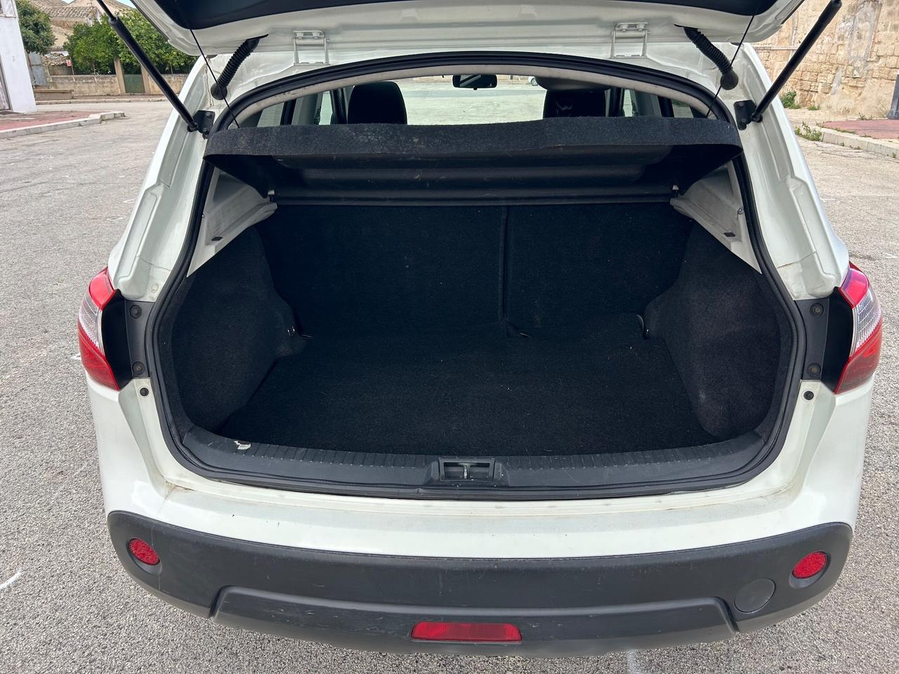 Nissan Qashqai 2.0 dCi DPF Tekna