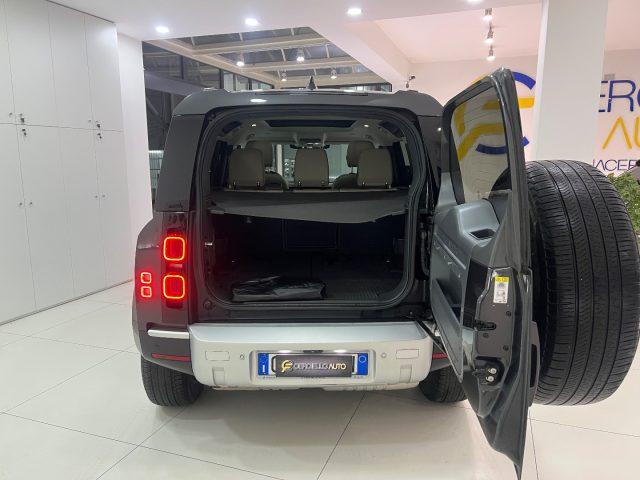 LAND ROVER Defender 110 3.0D I6 200 CV AWD Auto SEda ?599,00