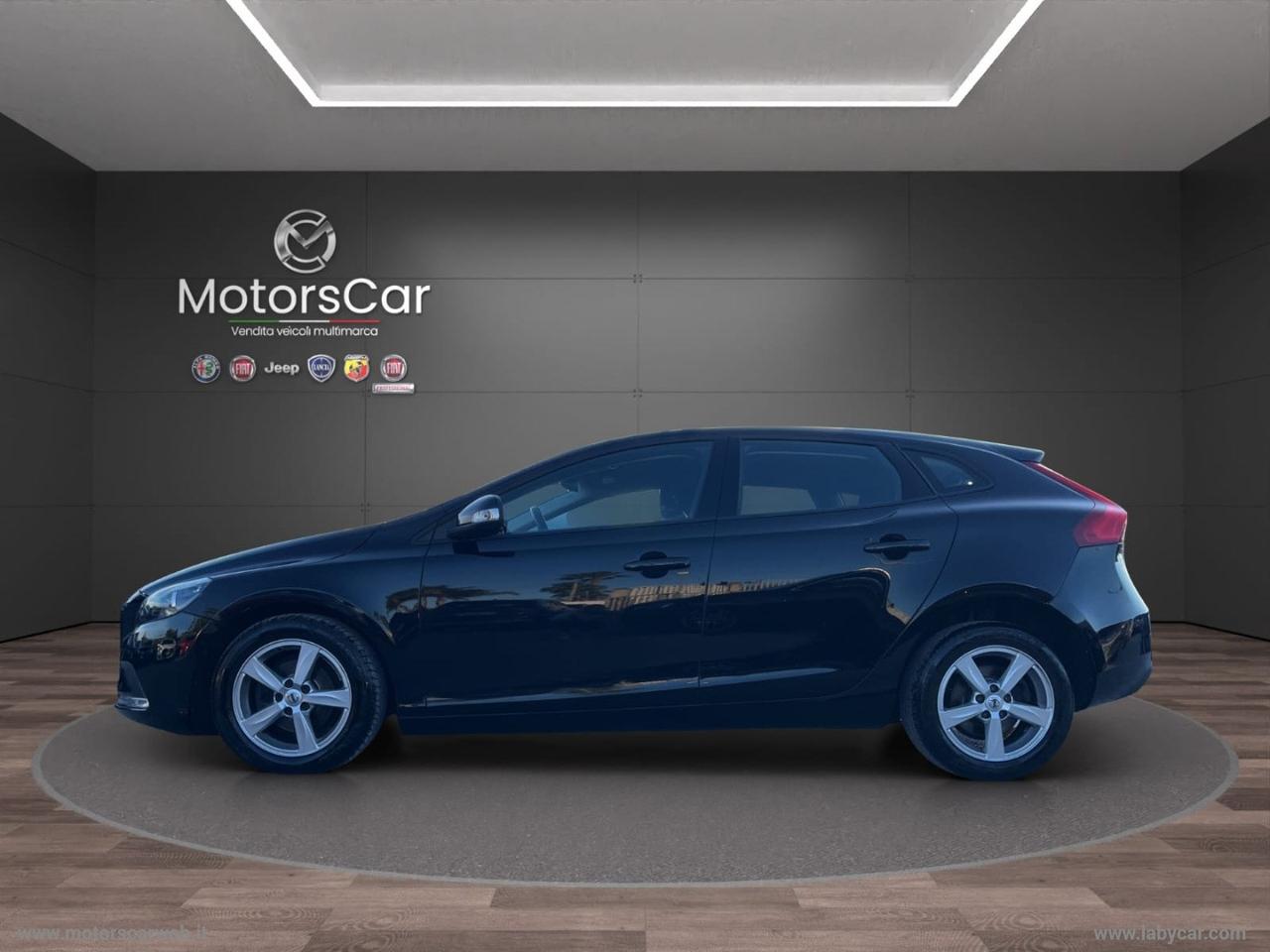VOLVO V40 D2 Momentum