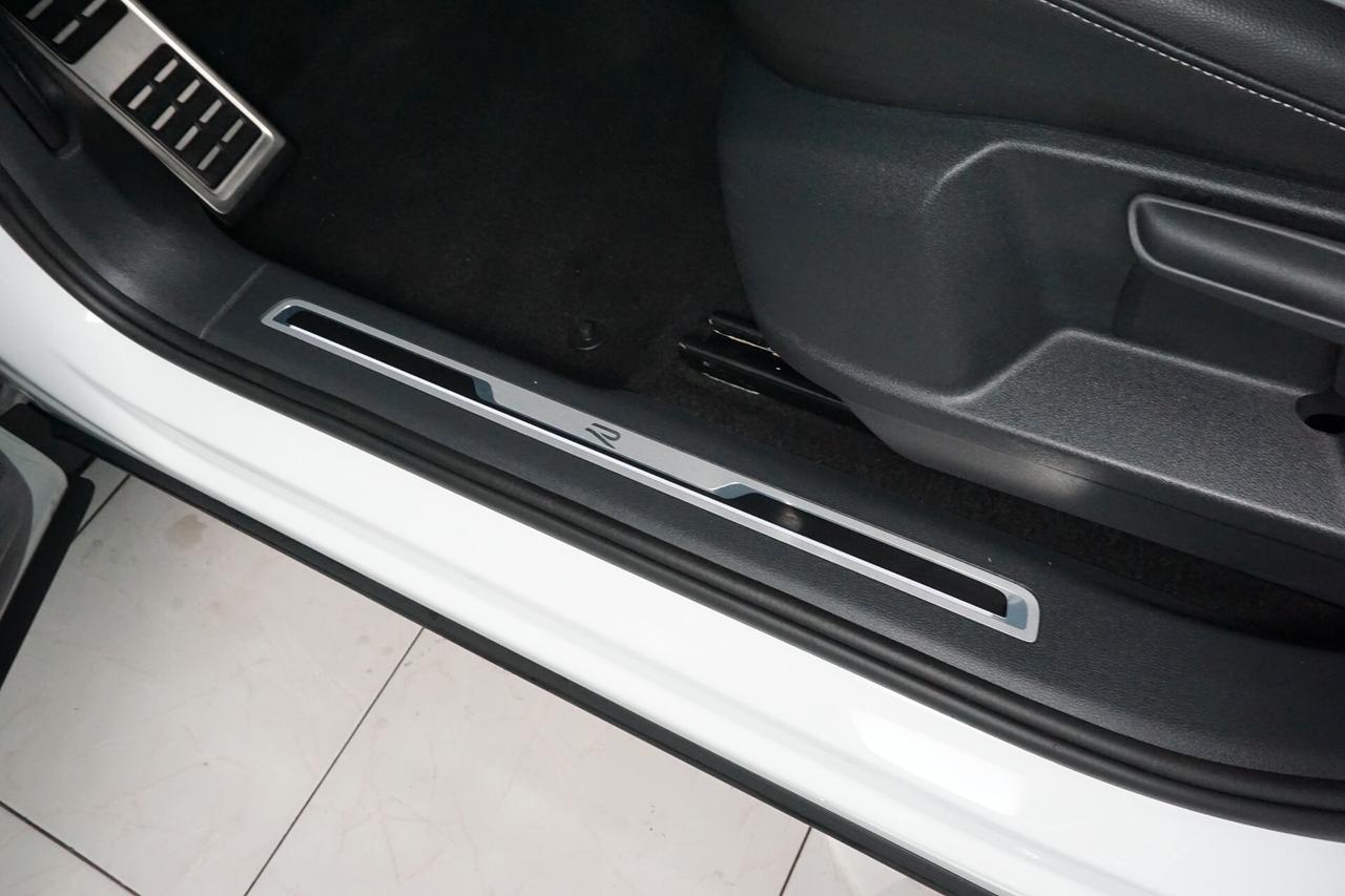 Volkswagen Tiguan 2.0 TDI 150 CV SCR DSG R-Line