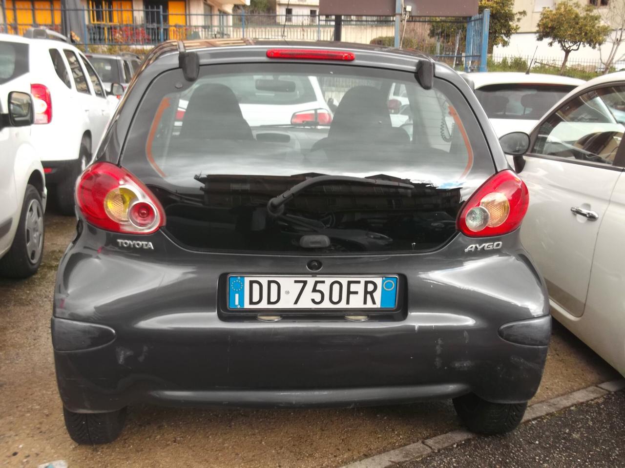 Toyota Aygo 1.0 12V VVT-i 3 porte Sol - 02