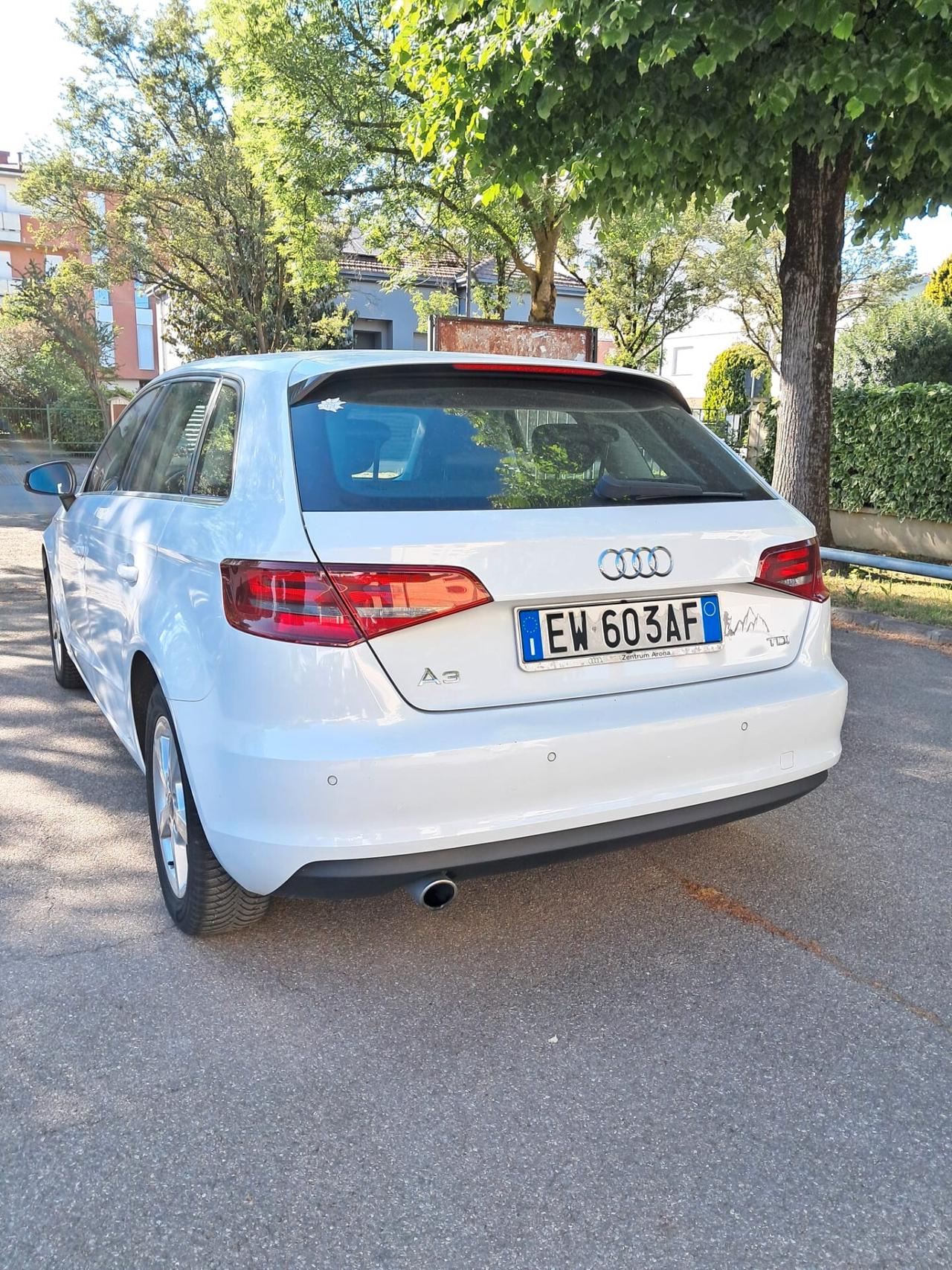 Audi A3 1.6 TDI clean diesel Attraction