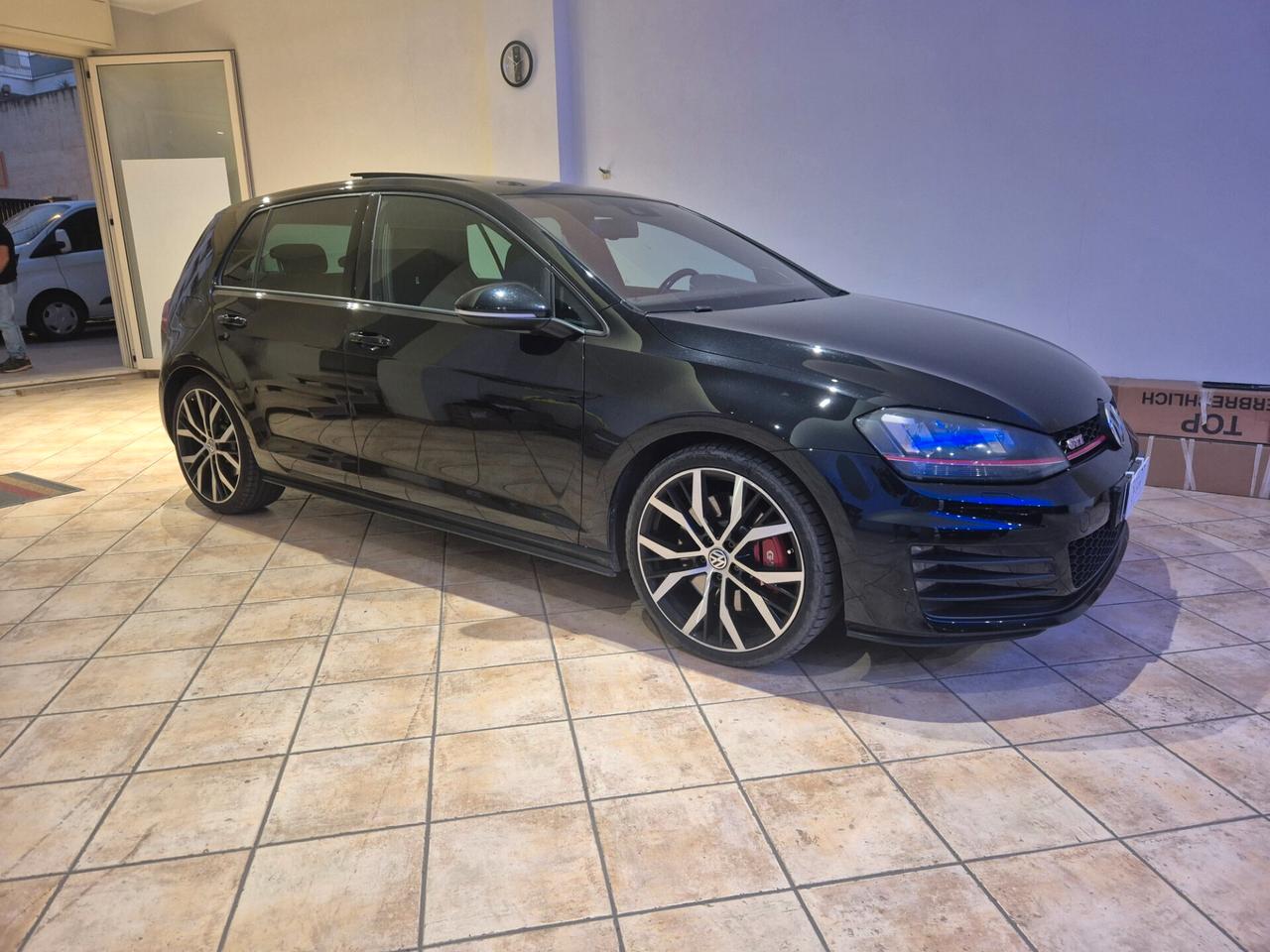 Volkswagen Golf GTI Performance 2.0 TSI DSG 5p. BlueMotion Technology