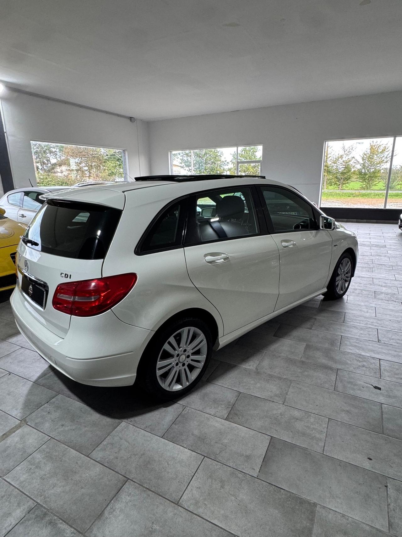 Mercedes-benz B 180 CDI BlueEFFICIENCY Executive