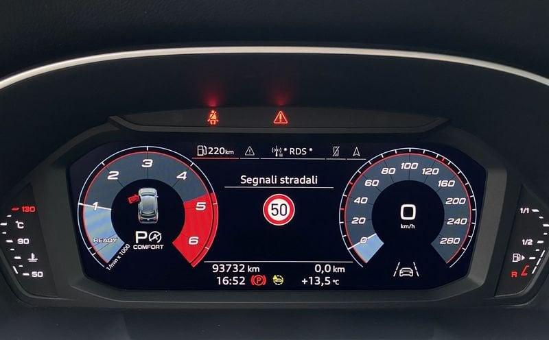 Audi Q3 S Line interno ed esterno 2.0 TDI 150CV S-Tronic 35