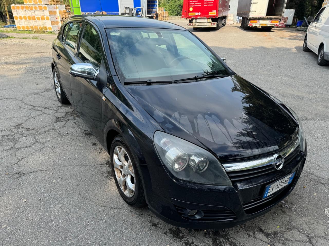 Opel Astra 1.9 CDTI 120CV 5 porte Enjoy