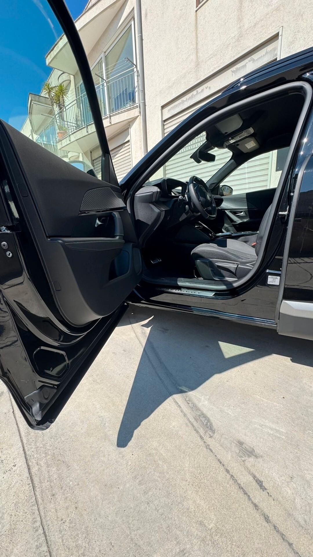 Peugeot 2008 BlueHDi 130 S&S EAT8 Allure