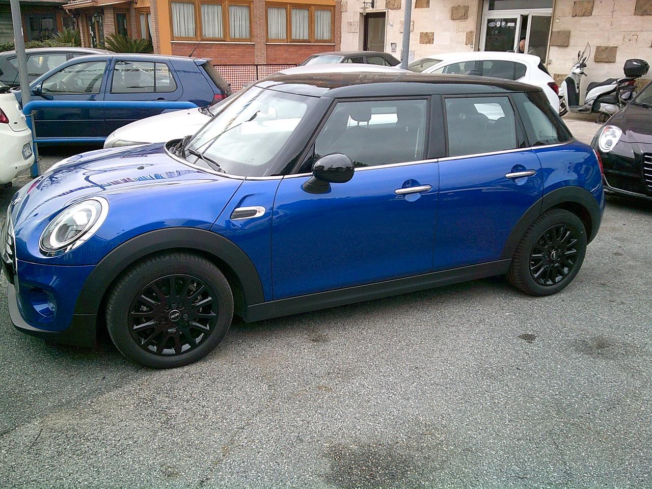 MINI COOPER 1.5 BAKER STREET