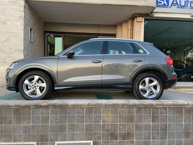 AUDI Q3 35 2.0 TDI S tronic Business Advanced COCKPIT