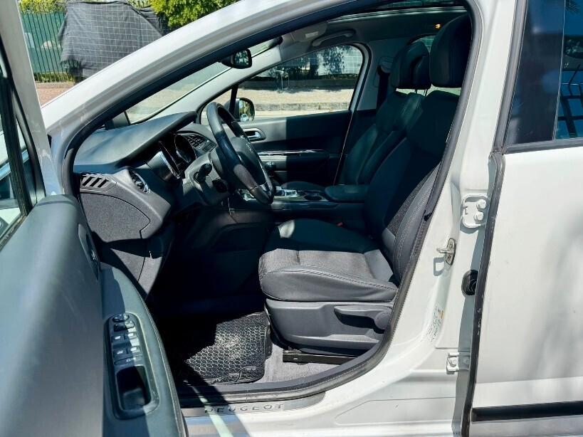 Peugeot 3008 1.6 HDi 115CV Allure