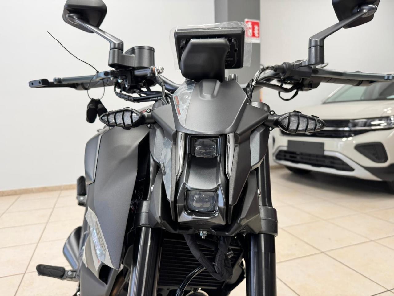 Zontes ZT 125 U total black