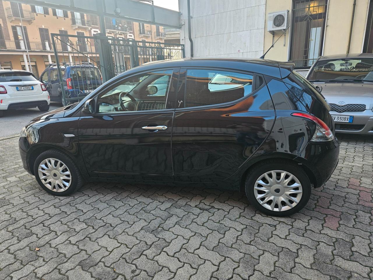 Lancia Ypsilon 1.2 69 CV 5 porte S&S Gold
