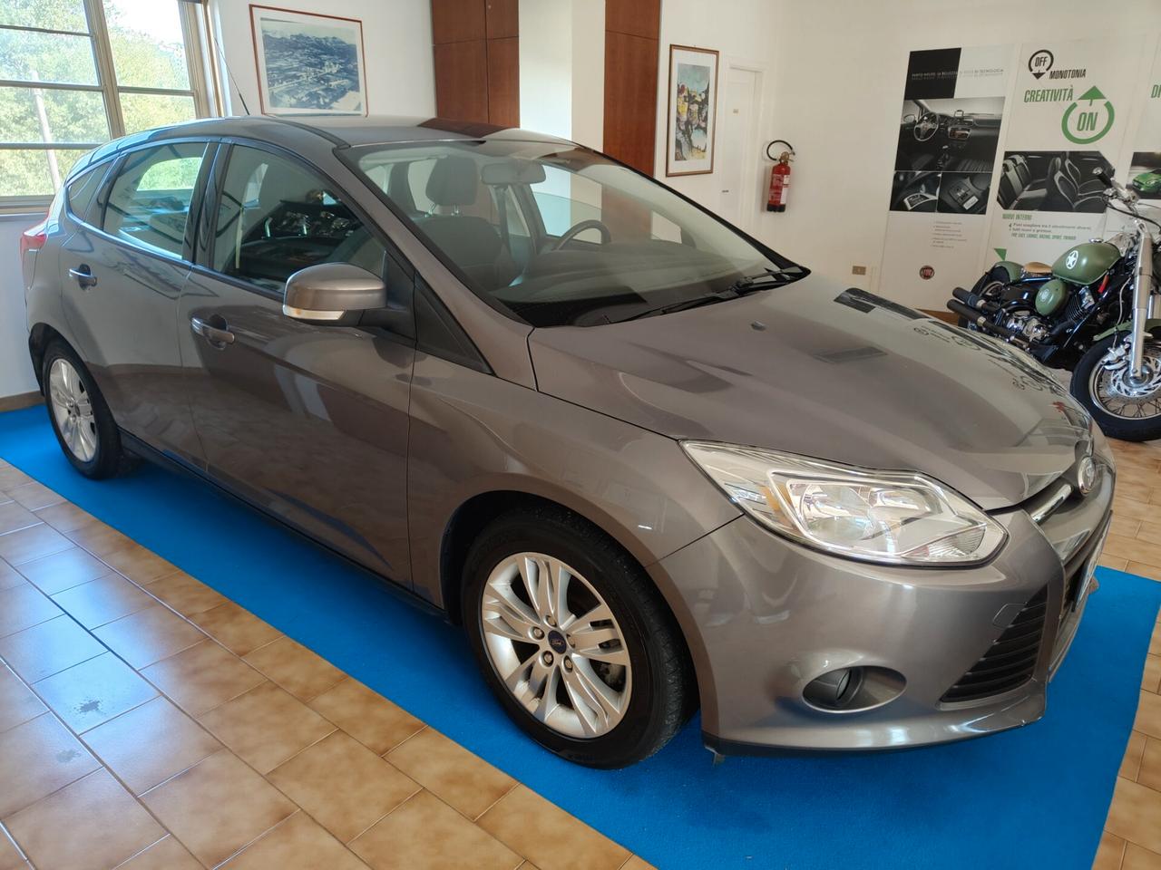 Ford Focus 1.6 105 CV