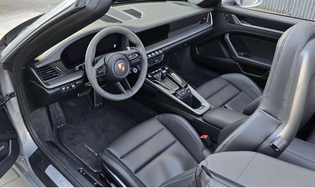 Porsche 911 Carrera Cabriolet