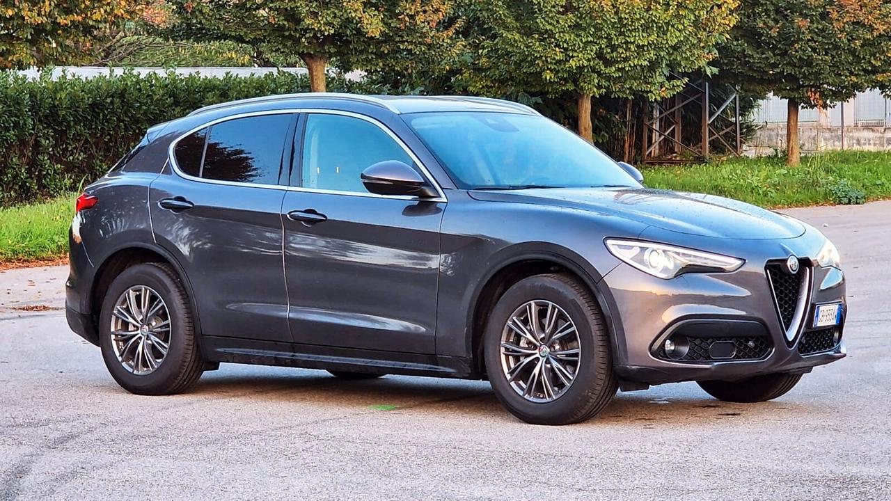 Alfa Romeo Stelvio 2.2 Turbodiesel 160 CV AT8 RWD Sport-Tech